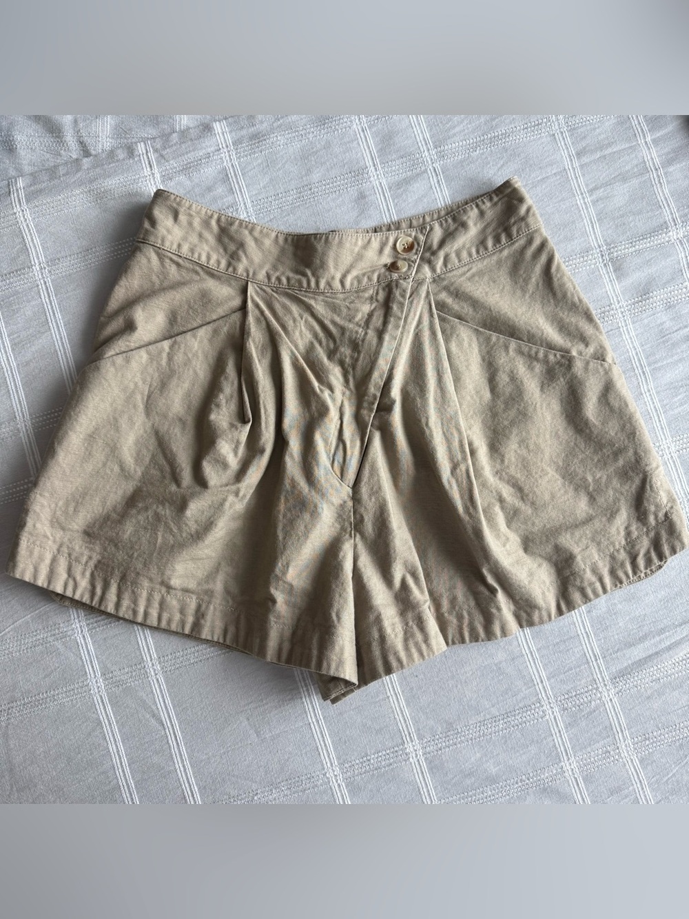Astr High-Waist Pleated linen khaki Shorts
